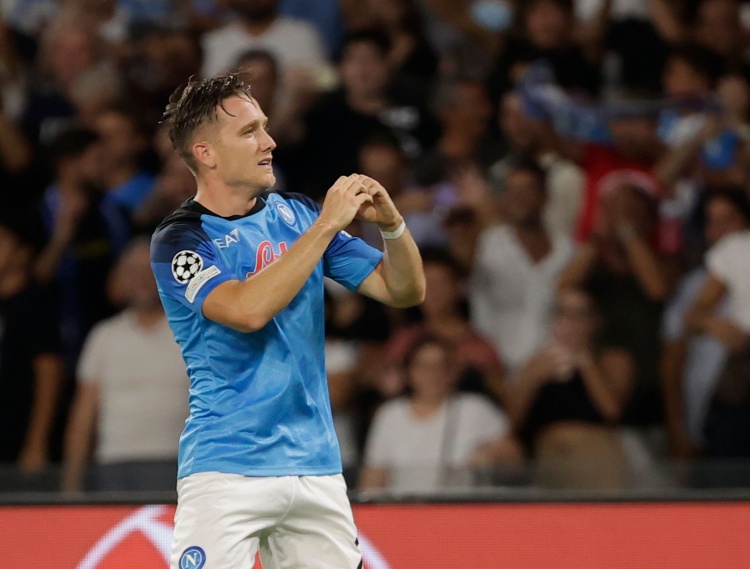 泽林斯基赛季末全力拼搏，期待那不勒斯犯错助力蓝鹰登顶