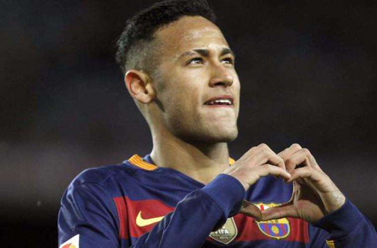 内马尔或以低价回归巴萨，底薪能接受吗？转会传闻背后的考量与抉择