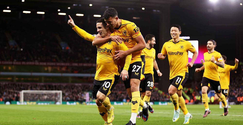 利物浦2-1狼队延续不败金身，曼联0-1热刺再遭赛季3杀，英超焦点战精彩纷呈